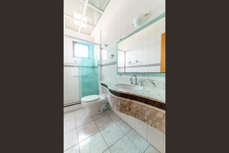 Apartamento para alugar com 130m², 3 quartos e 2 vagas Apartamento para alugar com 130m², 3 quartos e 2 vagasBanheiro da Suíte 1