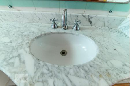 Apartamento para alugar com 130m², 3 quartos e 2 vagas Apartamento para alugar com 130m², 3 quartos e 2 vagasBanheiro da Suíte 1