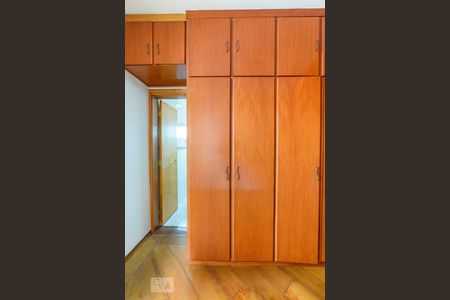 Apartamento para alugar com 130m², 3 quartos e 2 vagas Apartamento para alugar com 130m², 3 quartos e 2 vagasSuíte 1 - Armários