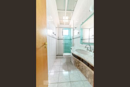 Apartamento para alugar com 130m², 3 quartos e 2 vagas Apartamento para alugar com 130m², 3 quartos e 2 vagasBanheiro da Suíte 1