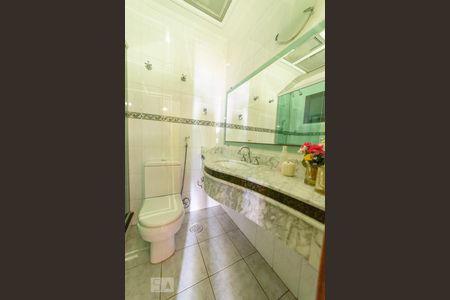 Apartamento para alugar com 130m², 3 quartos e 2 vagas Apartamento para alugar com 130m², 3 quartos e 2 vagasBanheiro da Suíte 2