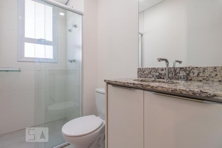 Banheiro da Suíte de apartamento para alugar com 2 quartos, 70m² em Empresarial 18 do Forte, Barueri