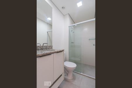 Banheiro Social de apartamento para alugar com 2 quartos, 70m² em Empresarial 18 do Forte, Barueri