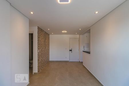 Sala de apartamento para alugar com 2 quartos, 70m² em Empresarial 18 do Forte, Barueri