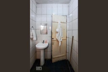 Casa à venda com 125m², 4 quartos e 1 vaga Casa à venda com 125m², 4 quartos e 1 vagaBanheiro