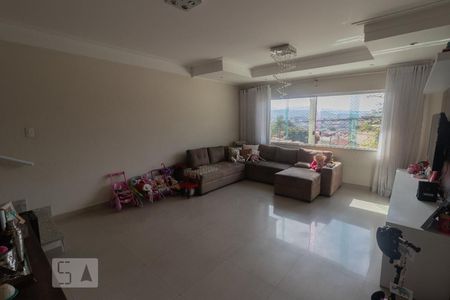 Sala de casa à venda com 3 quartos, 170m² em Vila Pereira Barreto, São Paulo