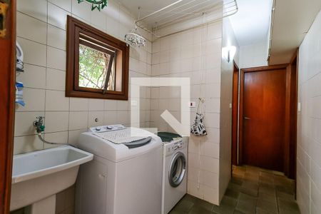 Casa de condomínio para alugar com 220m², 4 quartos e 3 vagasÁrea de Serviço