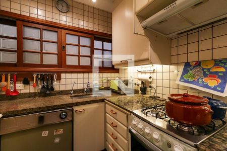 Casa de condomínio para alugar com 220m², 4 quartos e 3 vagasCozinha