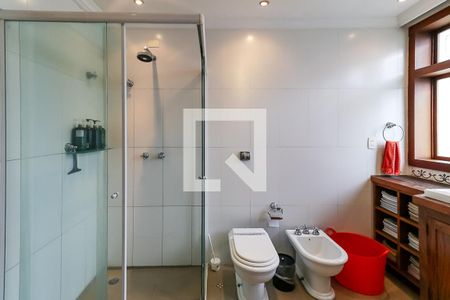 Casa de condomínio para alugar com 220m², 4 quartos e 3 vagasBanheiro Americano