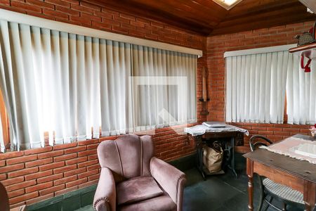 Casa de condomínio para alugar com 220m², 4 quartos e 3 vagasSuíte - Escritório / Atelier