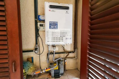 Casa de condomínio para alugar com 220m², 4 quartos e 3 vagasÁrea de Serviço - Aquecedor