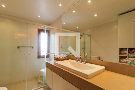 Casa de condomínio para alugar com 220m², 4 quartos e 3 vagasBanheiro da Suíte