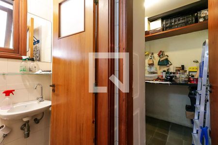 Casa de condomínio para alugar com 220m², 4 quartos e 3 vagasÁrea de Serviço