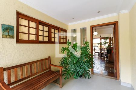 Casa de condomínio para alugar com 220m², 4 quartos e 3 vagasHall