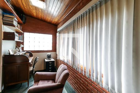 Casa de condomínio para alugar com 220m², 4 quartos e 3 vagasSuíte - Escritório / Atelier