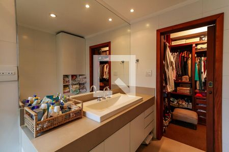 Casa de condomínio para alugar com 220m², 4 quartos e 3 vagasBanheiro da Suíte