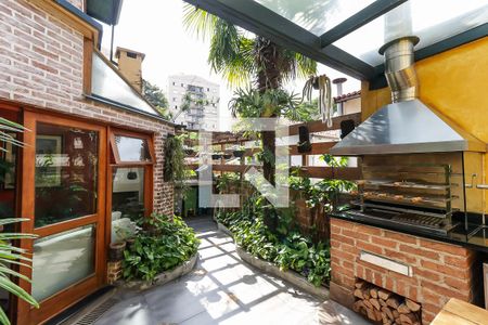 Casa de condomínio para alugar com 220m², 4 quartos e 3 vagasQuintal