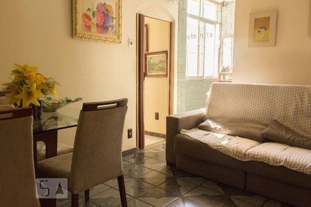 Sala de casa à venda com 3 quartos, 200m² em Bonsucesso, Rio de Janeiro