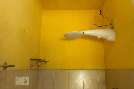 Casa à venda com 200m², 3 quartos e sem vagaChuveiro