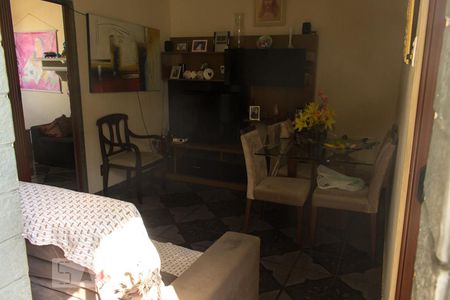 Sala de casa à venda com 3 quartos, 200m² em Bonsucesso, Rio de Janeiro