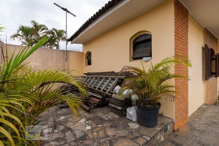 Casa para alugar com 210m², 2 quartos e 2 vagasQuintal