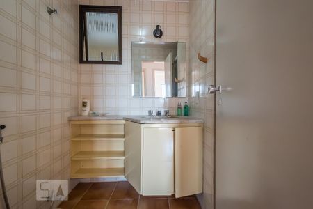 Banheiro de apartamento à venda com 2 quartos, 75m² em Campo Belo, São Paulo