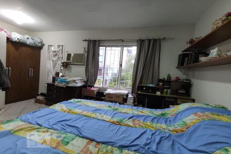 Casa à venda com 250m², 4 quartos e 7 vagas Casa à venda com 250m², 4 quartos e 7 vagasQuarto 2 suíte