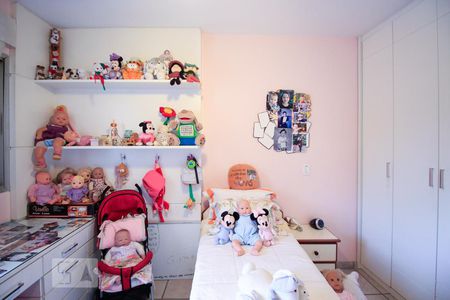 Apartamento à venda com 136m², 4 quartos e 1 vagaQuarto 2