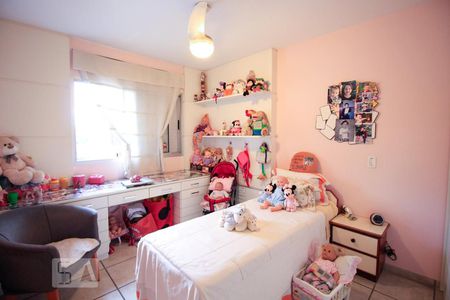 Apartamento à venda com 136m², 4 quartos e 1 vagaQuarto 2