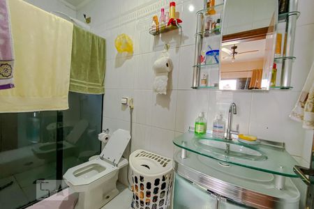 Casa à venda com 190m², 4 quartos e 2 vagasBanheiro da Suite