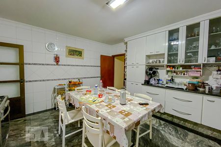 Casa à venda com 190m², 4 quartos e 2 vagasCozinha