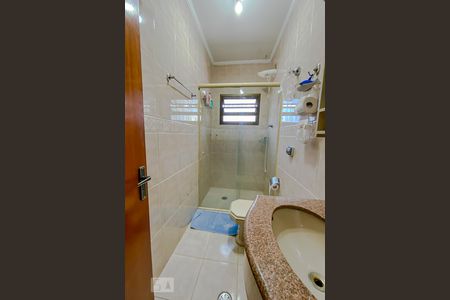 Casa à venda com 190m², 4 quartos e 2 vagasBanheiro