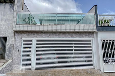 Casa à venda com 190m², 4 quartos e 2 vagasFachada