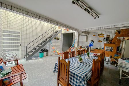 Casa à venda com 190m², 4 quartos e 2 vagasChurrasqueira