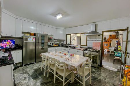 Casa à venda com 190m², 4 quartos e 2 vagasCozinha