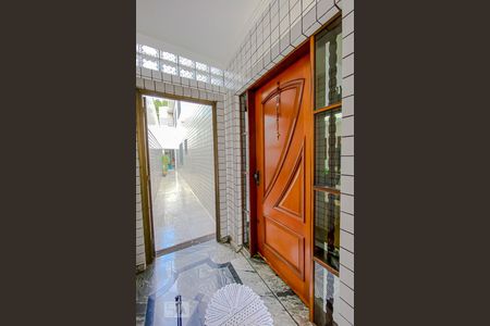 Casa à venda com 190m², 4 quartos e 2 vagasEntrada