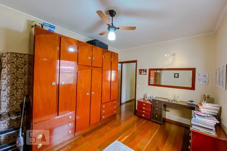 Casa à venda com 190m², 4 quartos e 2 vagasQuarto