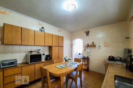 Casa para alugar com 320m², 3 quartos e 5 vagasCozinha