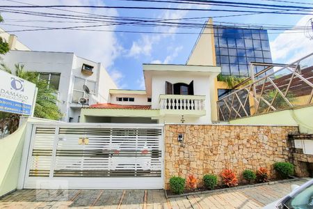 Casa para alugar com 320m², 3 quartos e 5 vagasFachada 