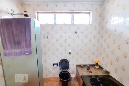 Casa para alugar com 320m², 3 quartos e 5 vagasBanheiro Social 