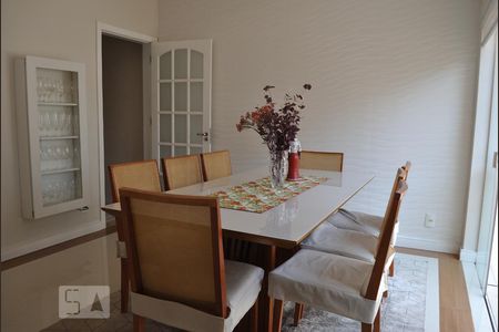 Casa à venda com 240m², 3 quartos e 3 vagasCozinha