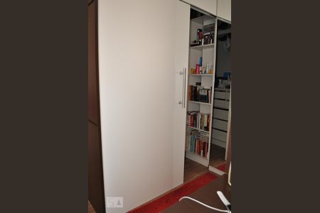 Casa à venda com 240m², 3 quartos e 3 vagasQuarto 3 - closet