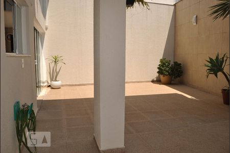 Casa à venda com 240m², 3 quartos e 3 vagasQuintal dos fundos