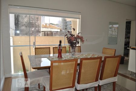 Casa à venda com 240m², 3 quartos e 3 vagasCozinha