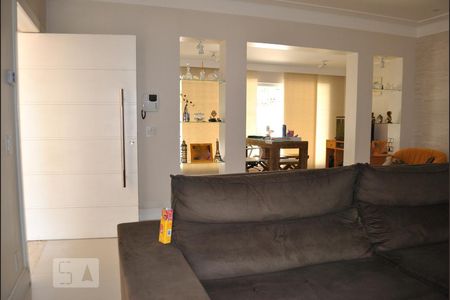 Sala de casa à venda com 3 quartos, 240m² em Vila Monumento, São Paulo