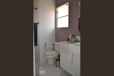 Casa à venda com 240m², 3 quartos e 3 vagasQuarto 3 - suíte