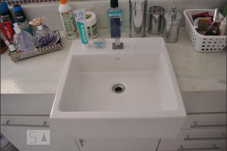 Casa à venda com 240m², 3 quartos e 3 vagasQuarto 3 - suíte