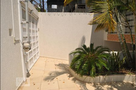 Casa à venda com 240m², 3 quartos e 3 vagasQuintal frontal