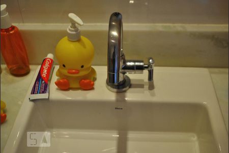 Casa à venda com 240m², 3 quartos e 3 vagasBanheiro