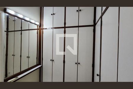 Apartamento para alugar com 110m², 2 quartos e 2 vagas Apartamento para alugar com 110m², 2 quartos e 2 vagasCloset da suíte